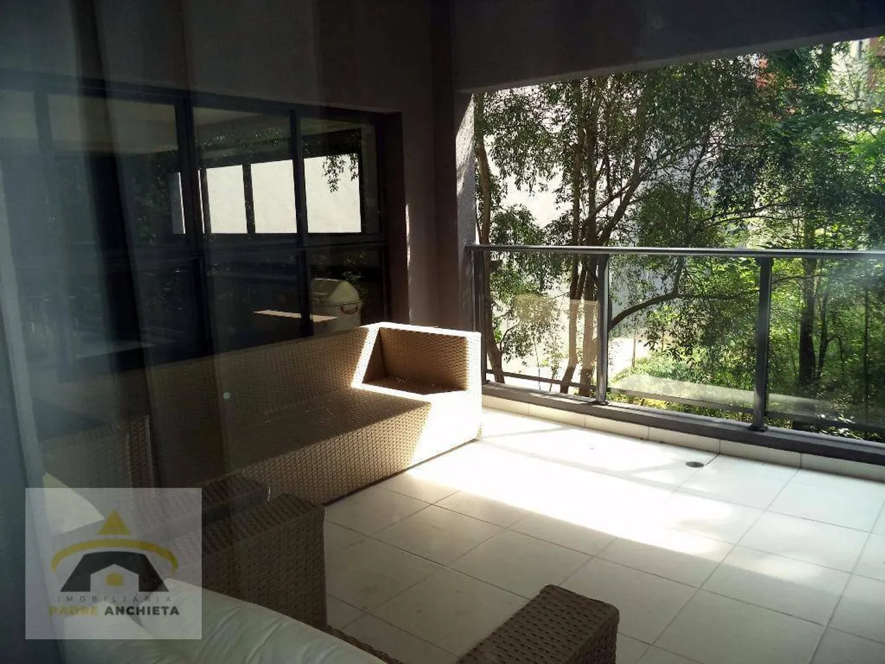 Glass-enclosed balcony in a one-bedroom apartment, 42 m² — photo 20