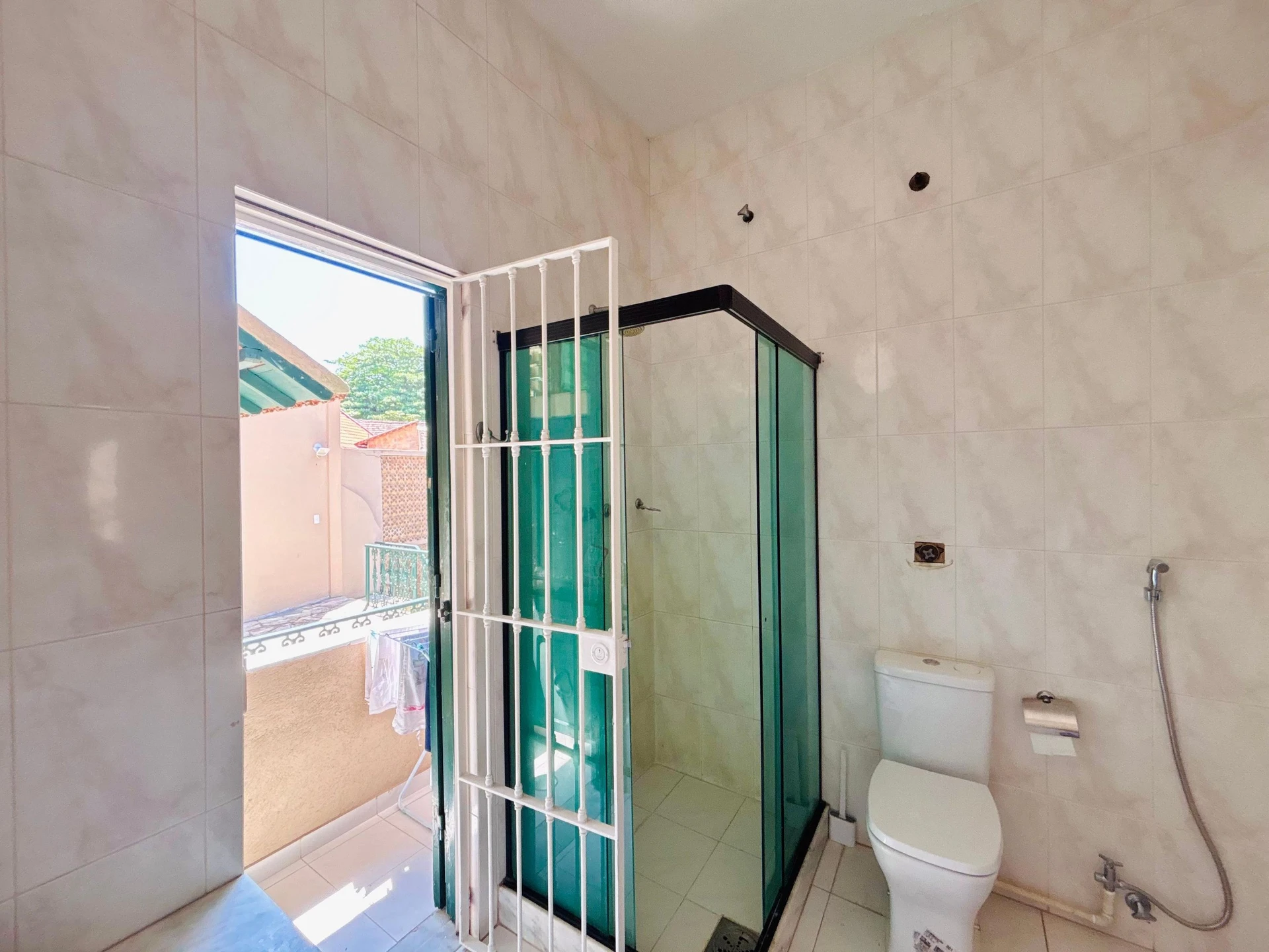 Furnished house, 380 m², with a grill on the balcony — photo 45