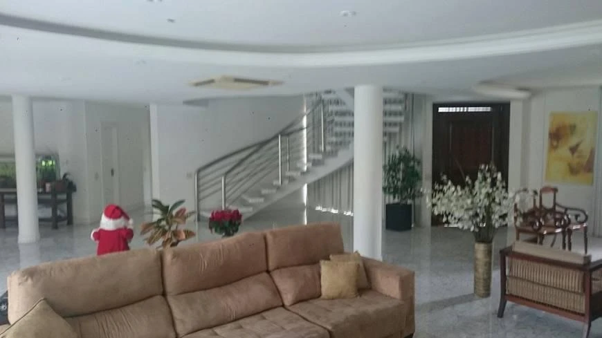 Меблированный дом 700 м²: 5 спален-сюит и 10 ванных — photo 27