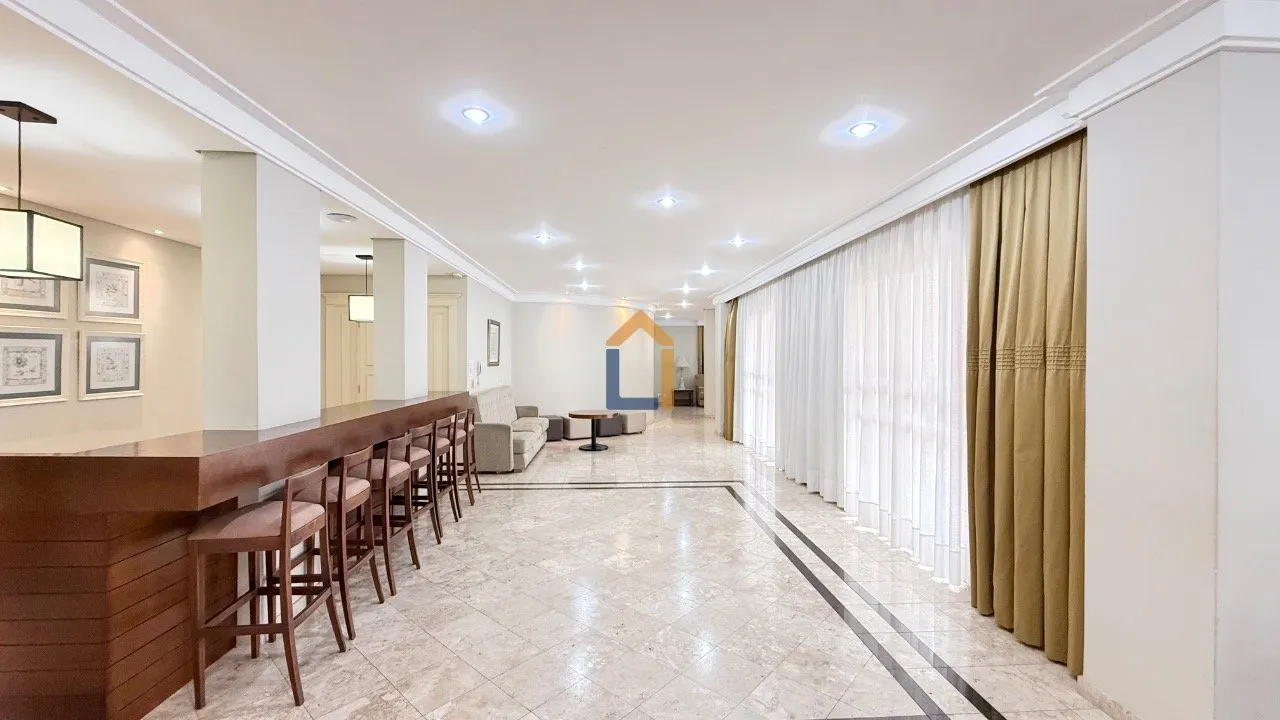3-bedroom apartment with a washing machine in Curitiba — photo 34
