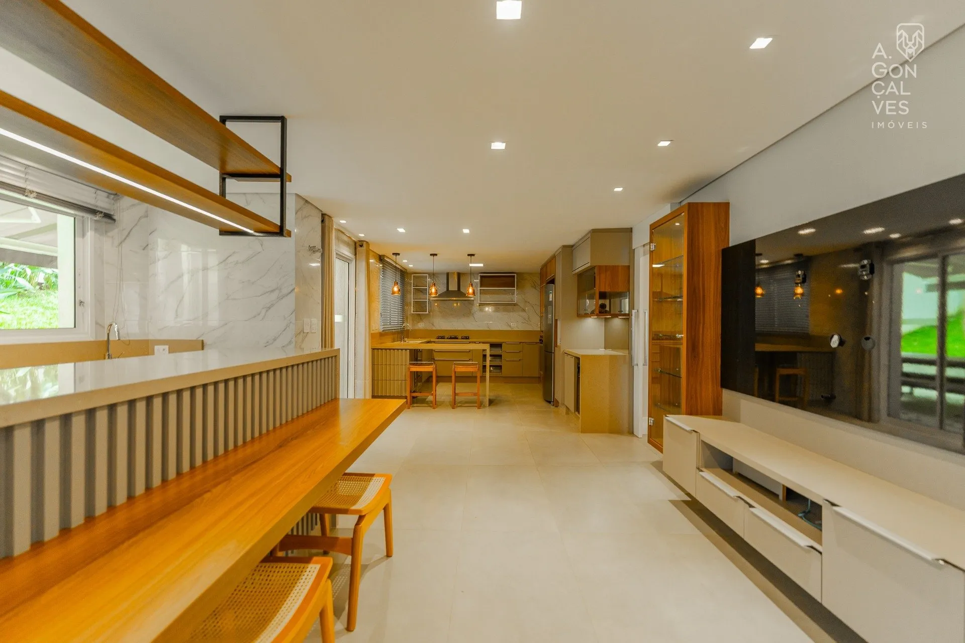 House with 4 bedrooms and 5 bathrooms, 5 parking spots — photo 14