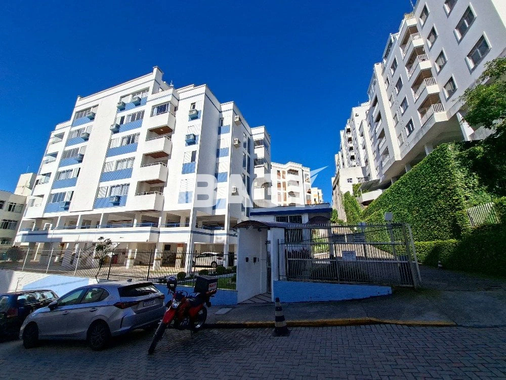 Washing machine in a one-bedroom apartment, 32 m² — photo 19