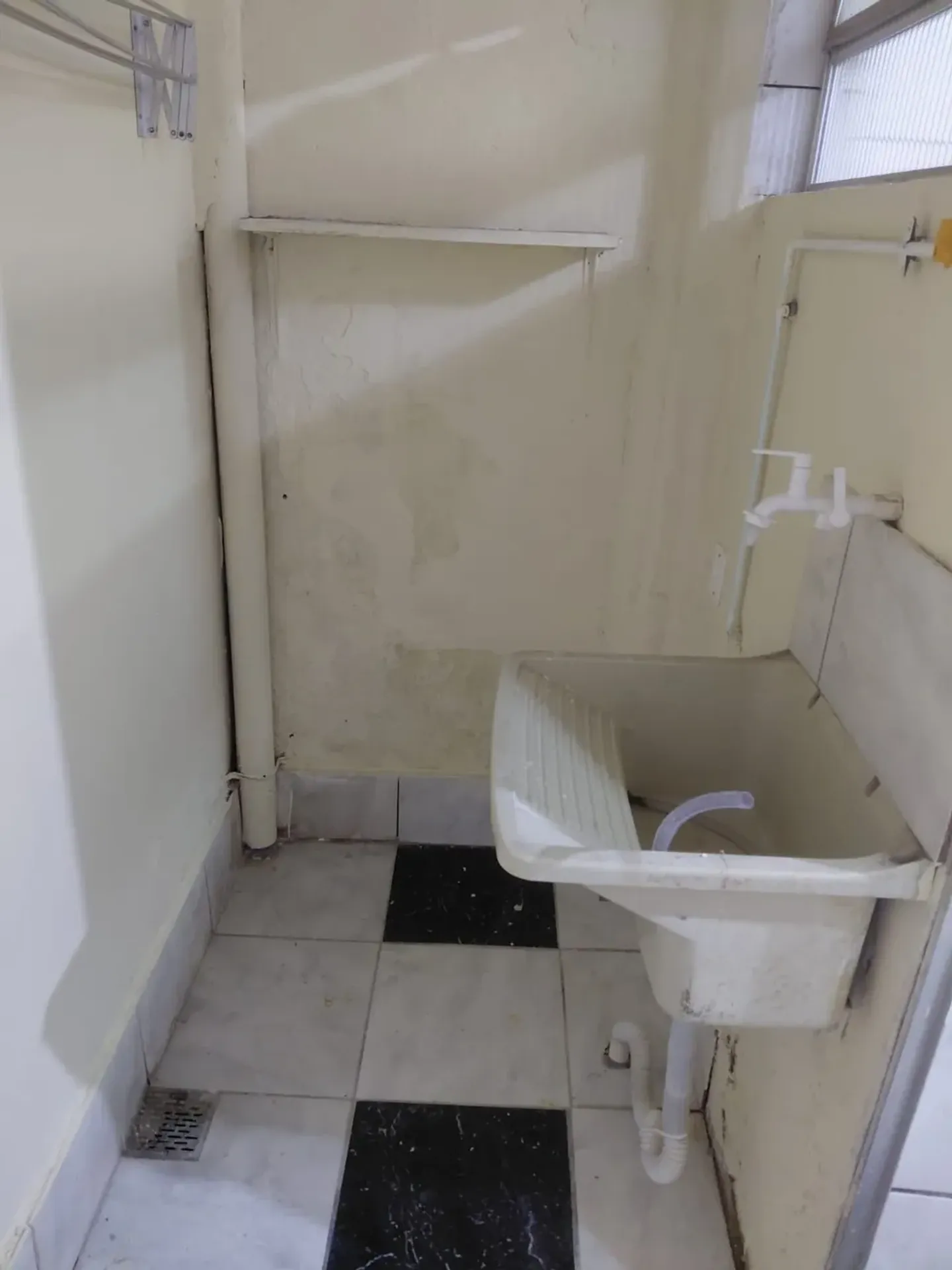 Квартира з 2 спальнями та дерев'яною підлогою або ламінатом — photo 10