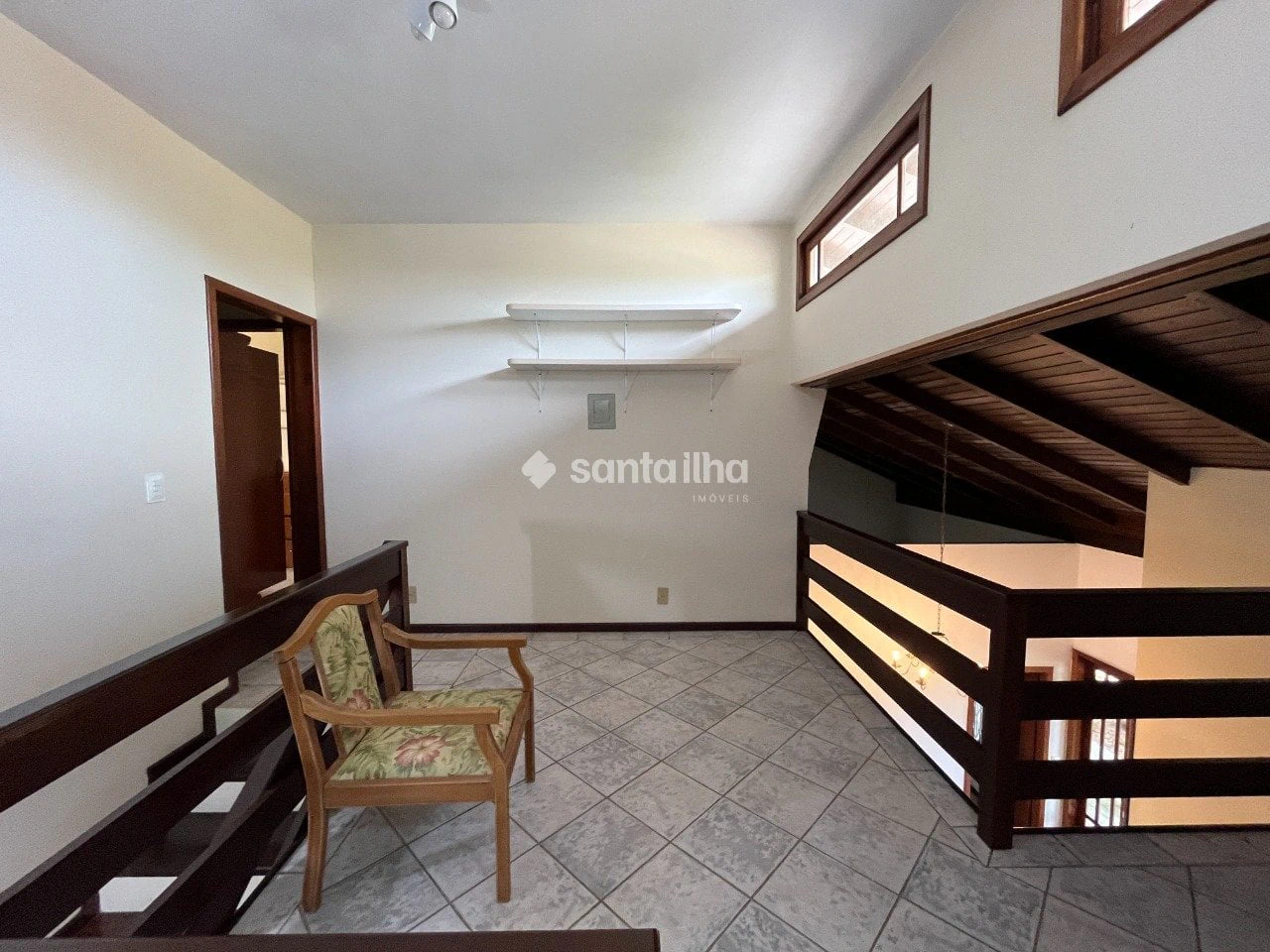 200 m² house with a private BBQ and a grill on the balcony — photo 20