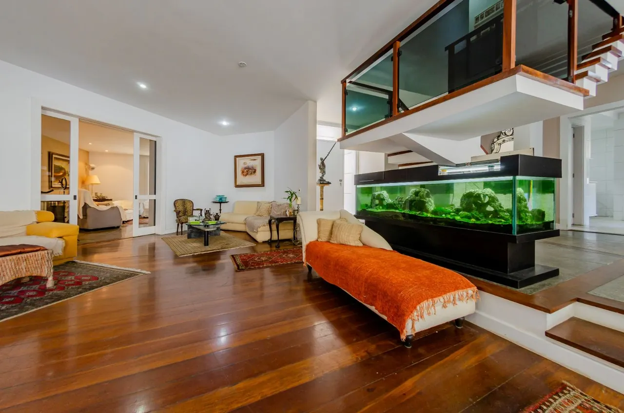 Furnished house with 5 bedrooms and 690 m², 5 parking — photo 4