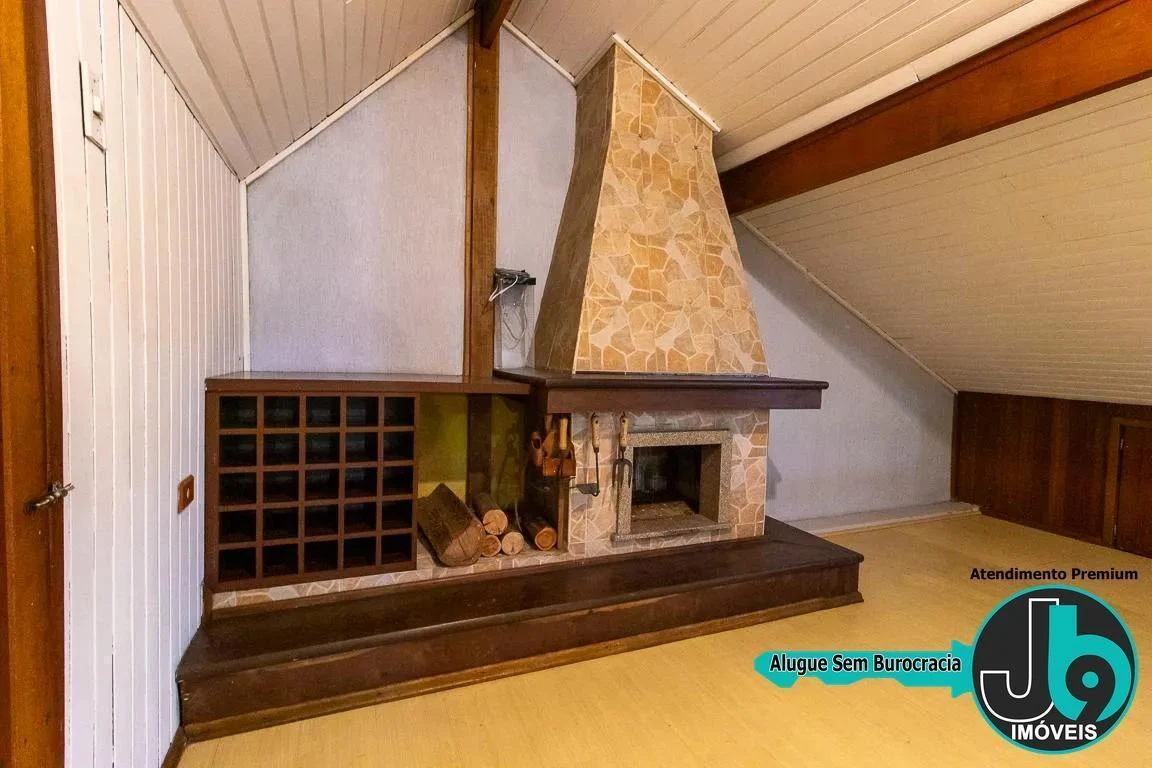 212 m² house with a home office and a glass-enclosed balcony — photo 42