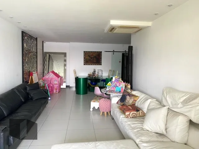 Apartment with a laundry area and 4 bedrooms — photo 5