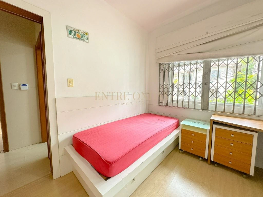 Private pool in a 3-bedroom house, 250 m² — photo 4