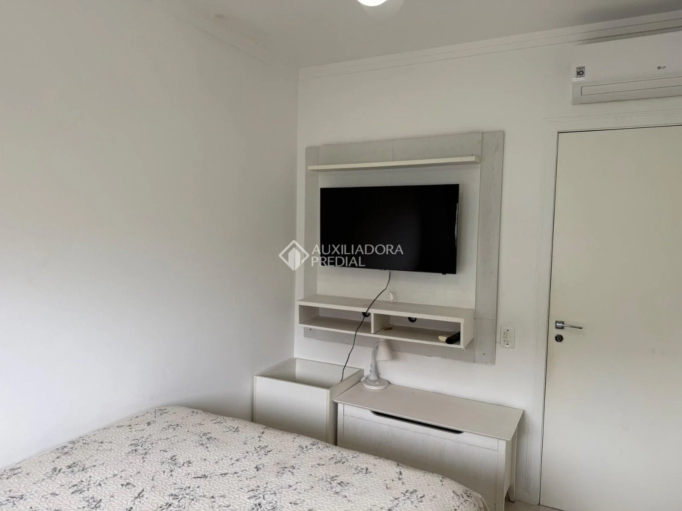 Furnished apartment, 105 m², with a grill on the balcony — photo 12