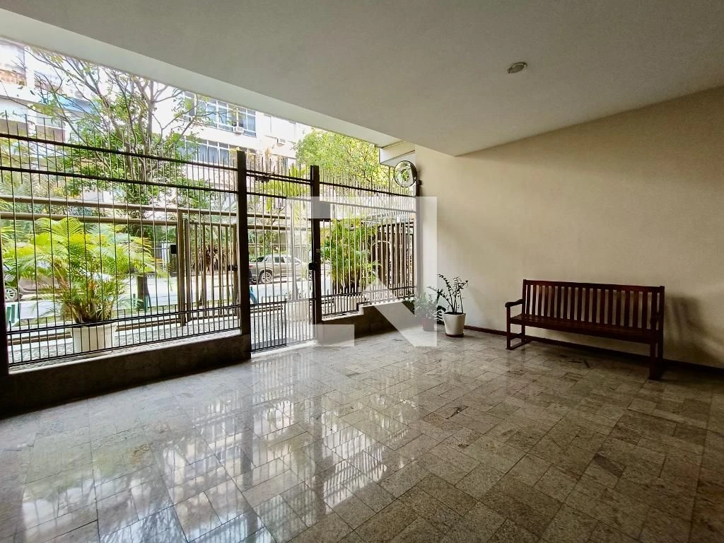 Furnished apartment with private yard and BBQ — photo 27