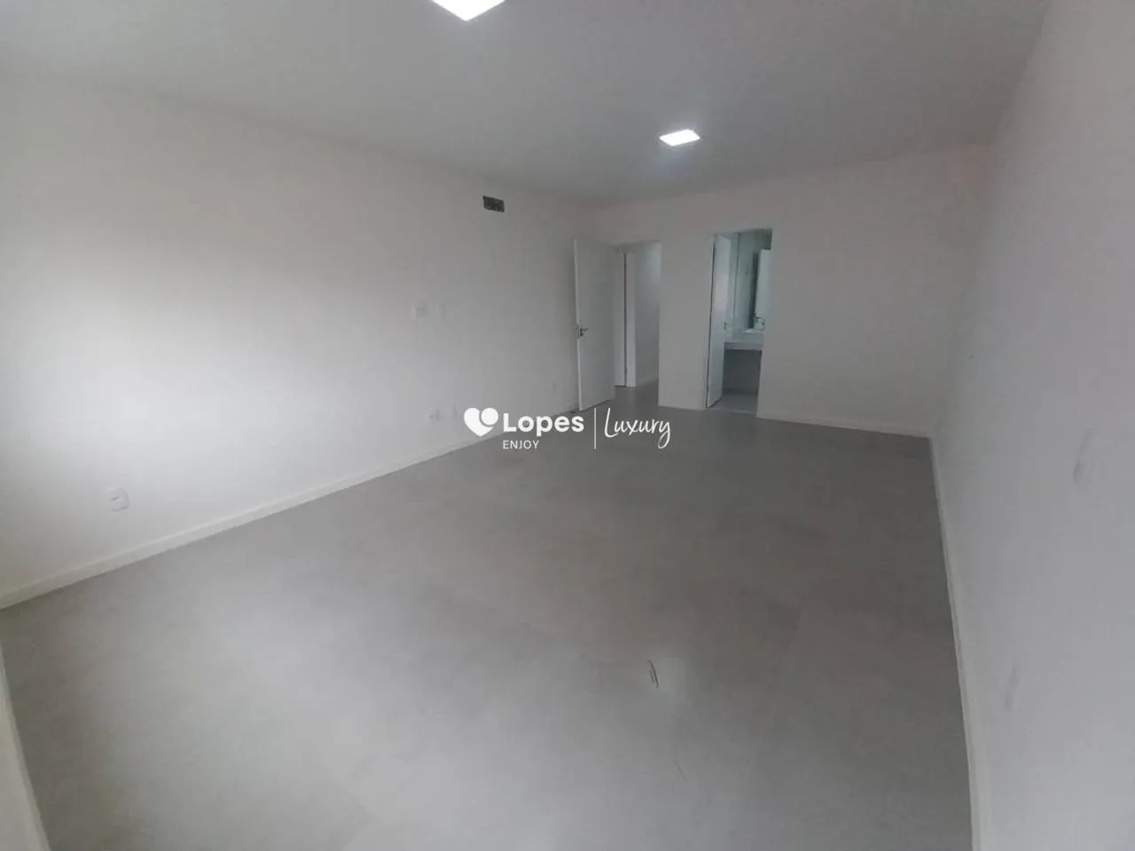 Unfurnished 4-bedroom house with 5 bathrooms and 329 m² — photo 38