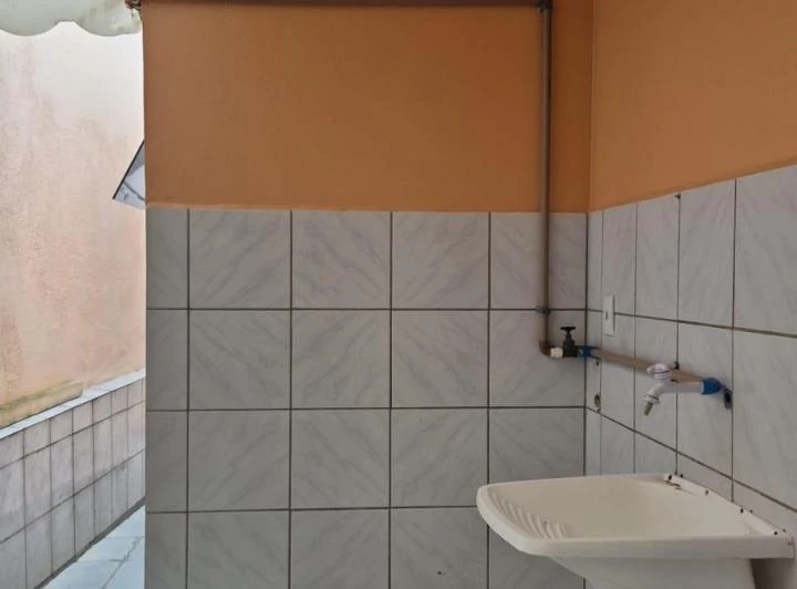Apartamento sin amueblar con 2 dormitorios y balcón — photo 4