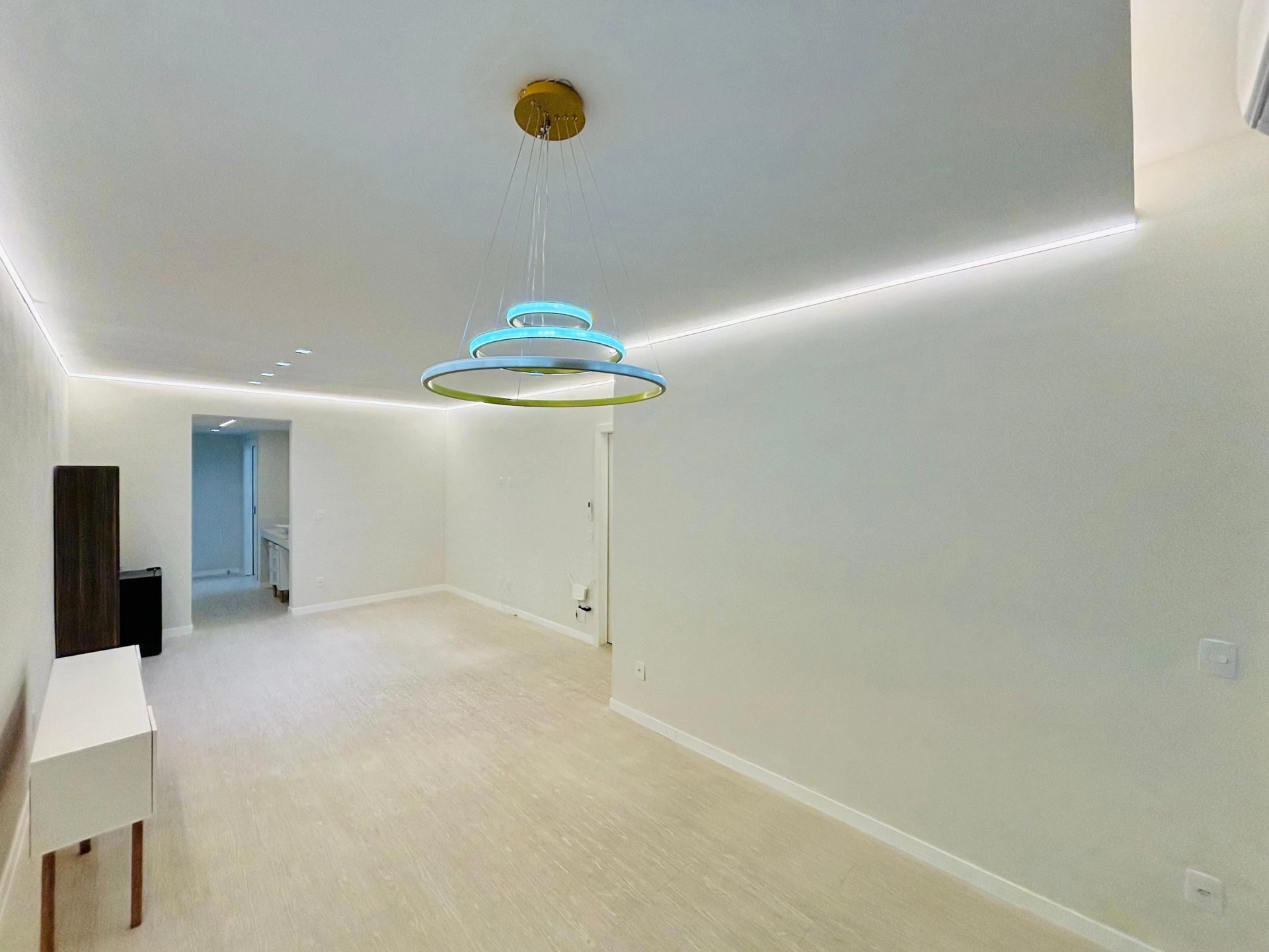 Washing machine in a 3-bedroom apartment, 401 m² — photo 12