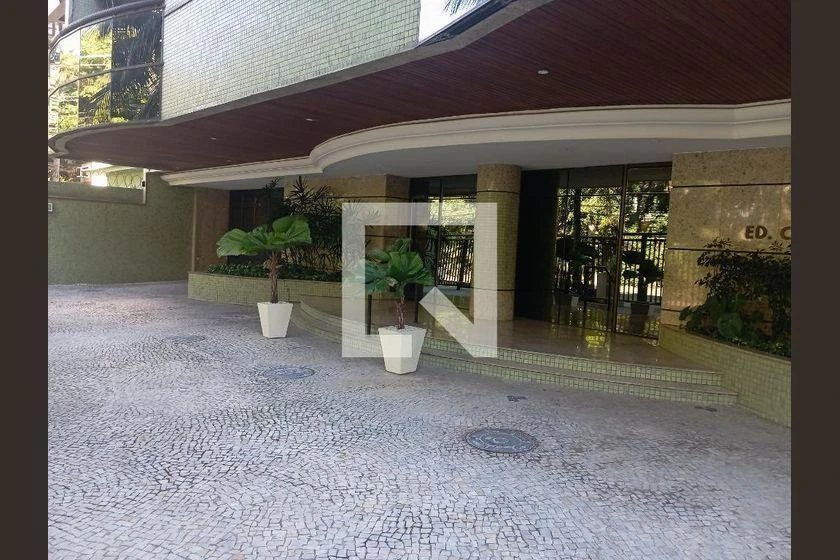 130 m² apartment with 3 bedrooms and a balcony — photo 50