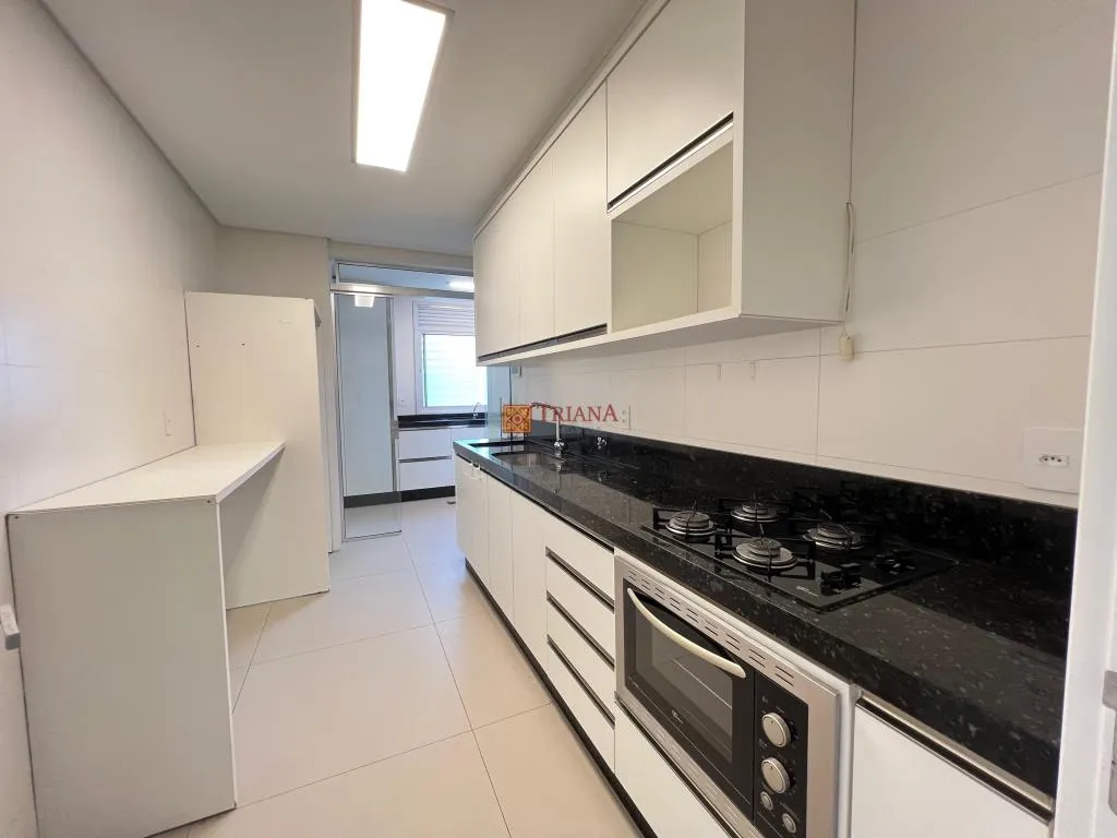 4-bedroom apartment with a water view in Florianópolis — photo 16