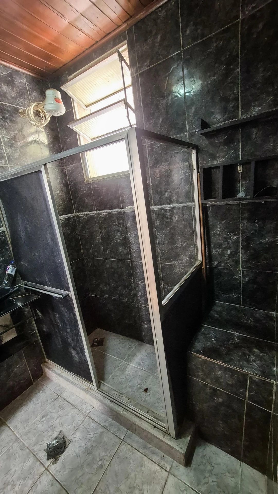 Невмебльована квартира з 2 спальнями та компактною кухнею — photo 30