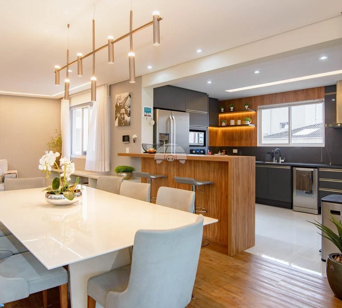 Furnished 3 en-suite apartment with open-plan kitchen — photo 5