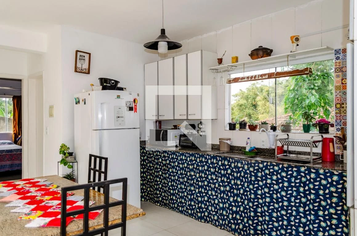 3-bedroom house with a mountain view in Florianópolis — photo 17