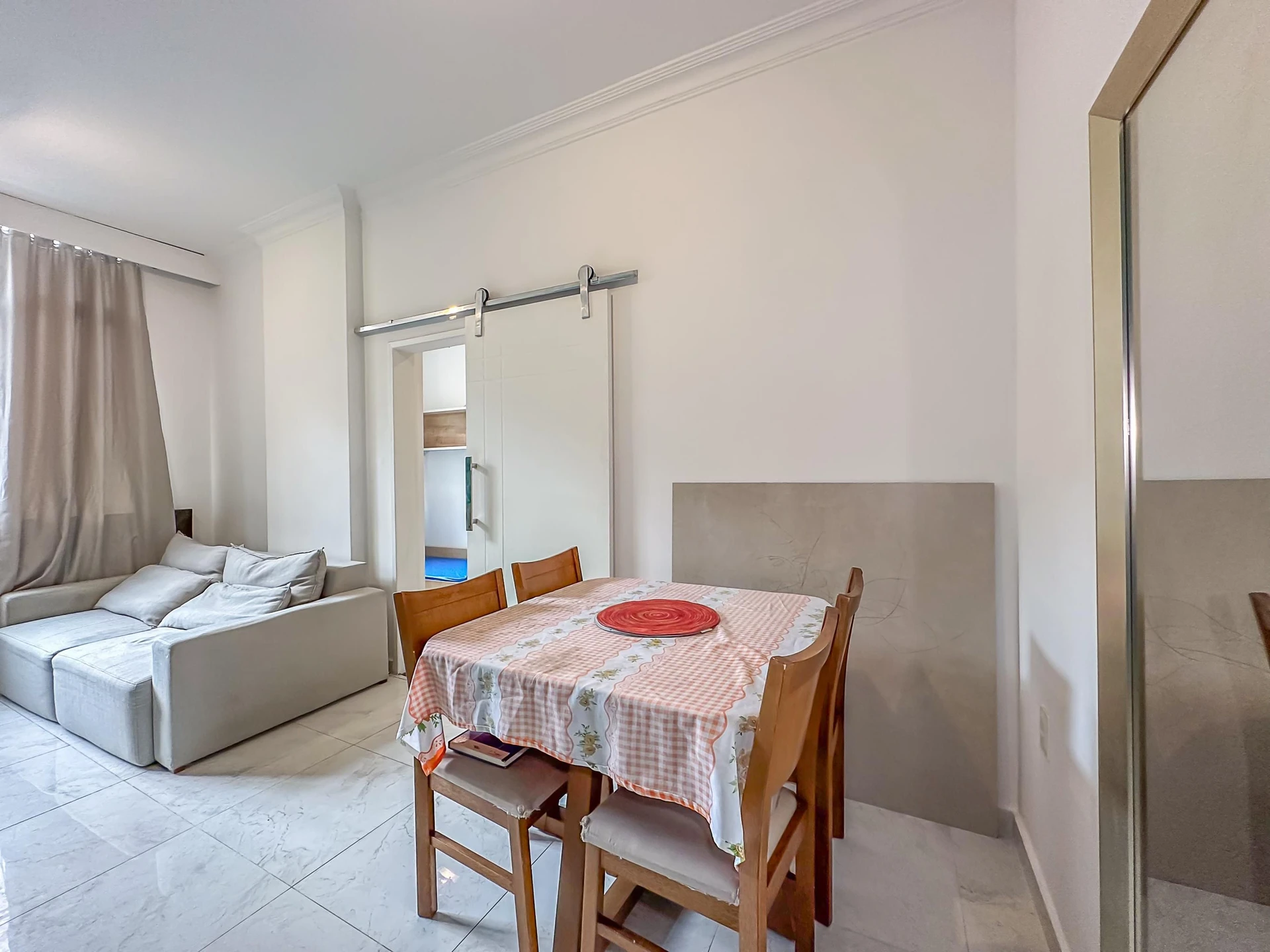 Apartamento de 1 dormitorio con cocina abierta al salón — photo 3