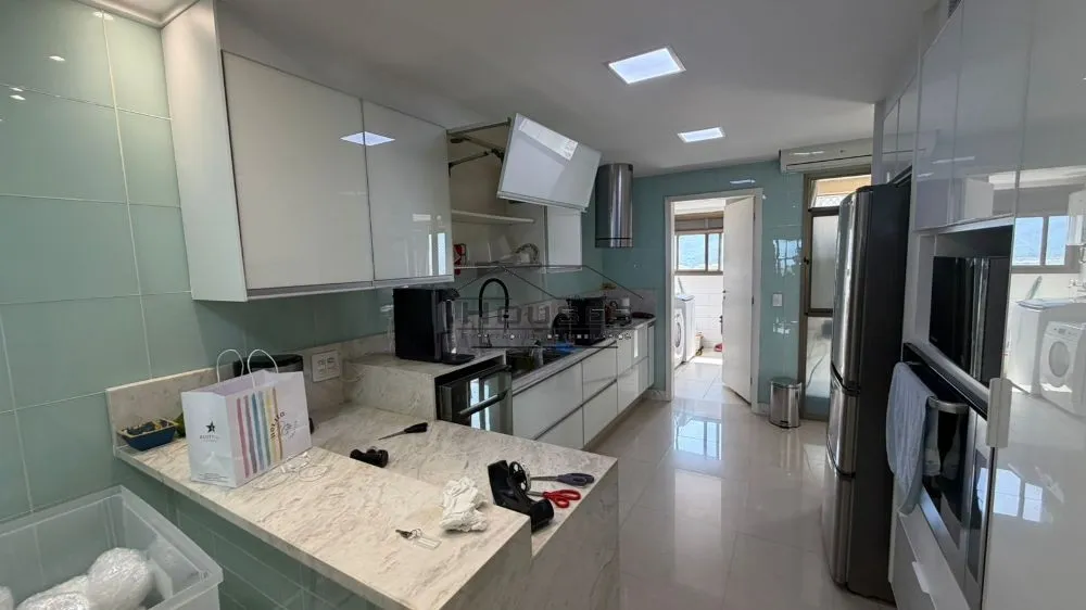 4-bedroom unfurnished apartment with 1 bathroom — photo 37