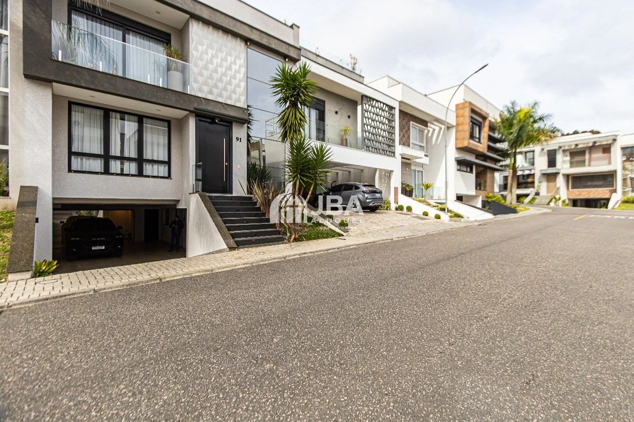 Condo house with 3 bedrooms and 306 m² — photo 4
