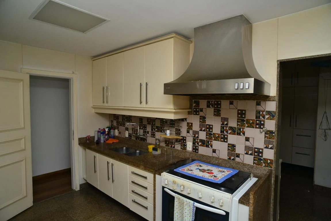 Rentable apartment with 4 bedrooms and a balcony — photo 24