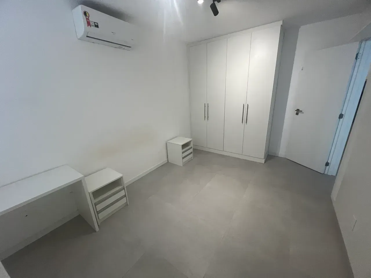 Furnished 1-bedroom apartment with separate gas kitchen — photo 10