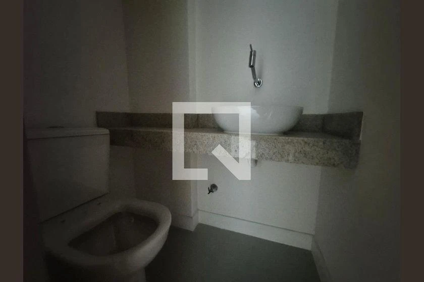 3-bedroom apartment in a building with a gym — photo 11