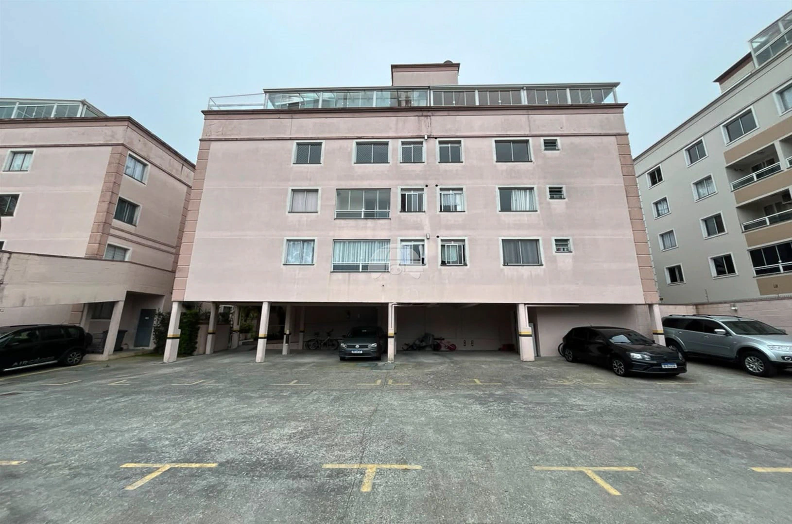 145 m² apartment with 2 bedrooms and 1 parking space — photo 2