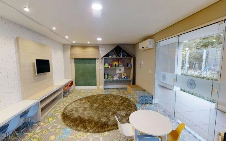 3-bedroom apartment in a building with a pool — photo 36
