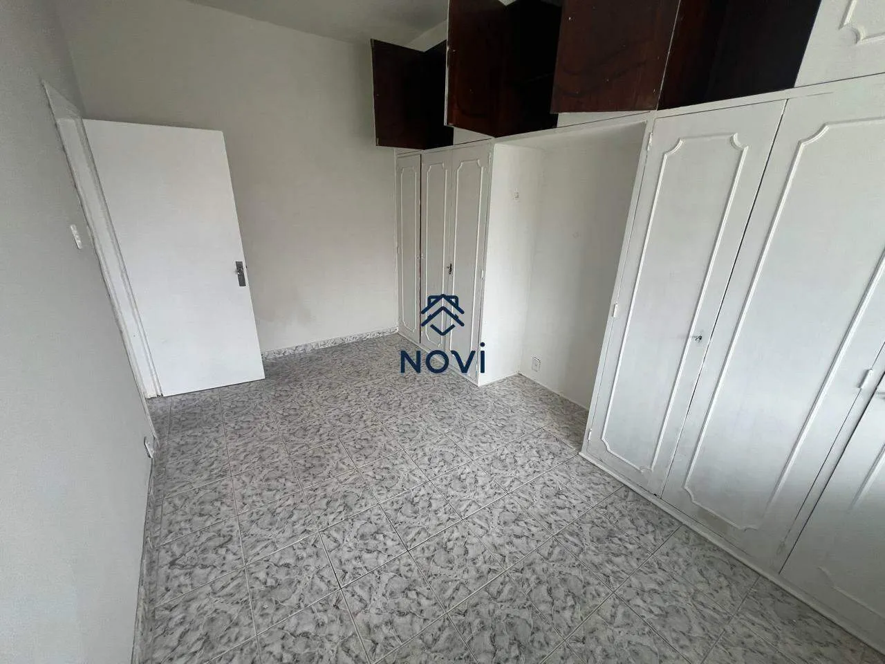 Apartamento sem mobília com 2 quartos e varanda — photo 18