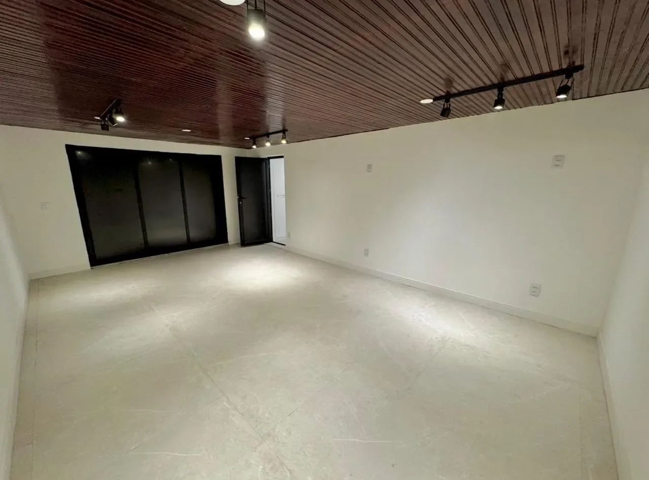 Casa com 5 quartos e 5 banheiros — photo 33
