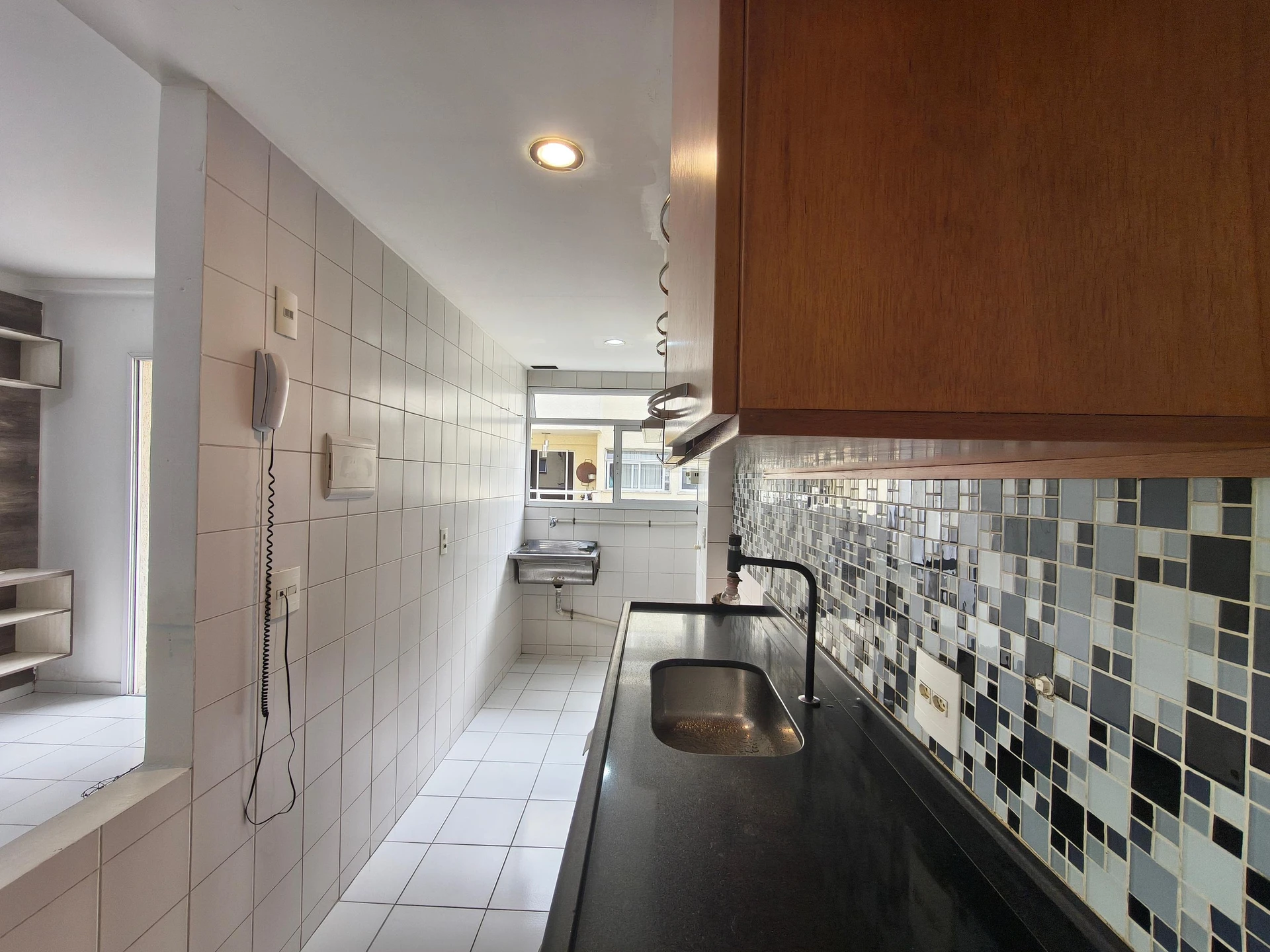 2-bedroom apartment in a building with a gym — photo 21