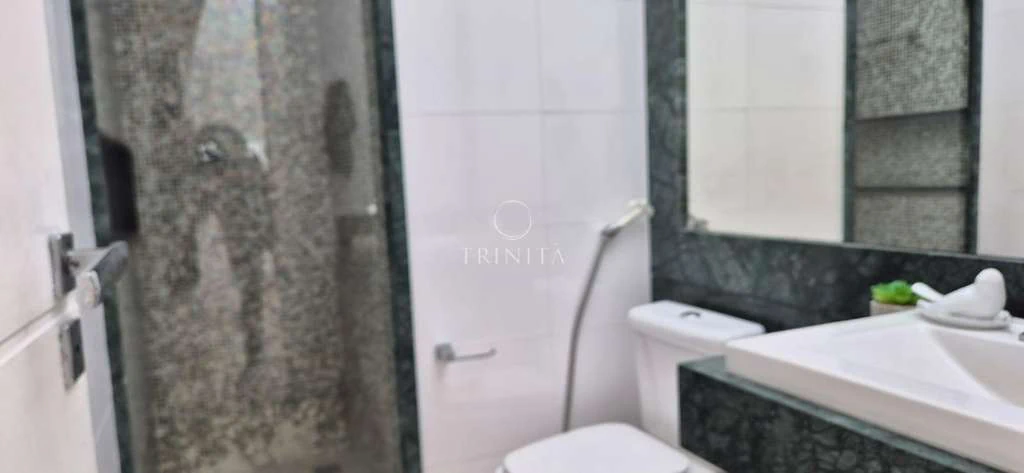 Furnished apartment with 4 en-suite bedrooms and balcony — photo 12