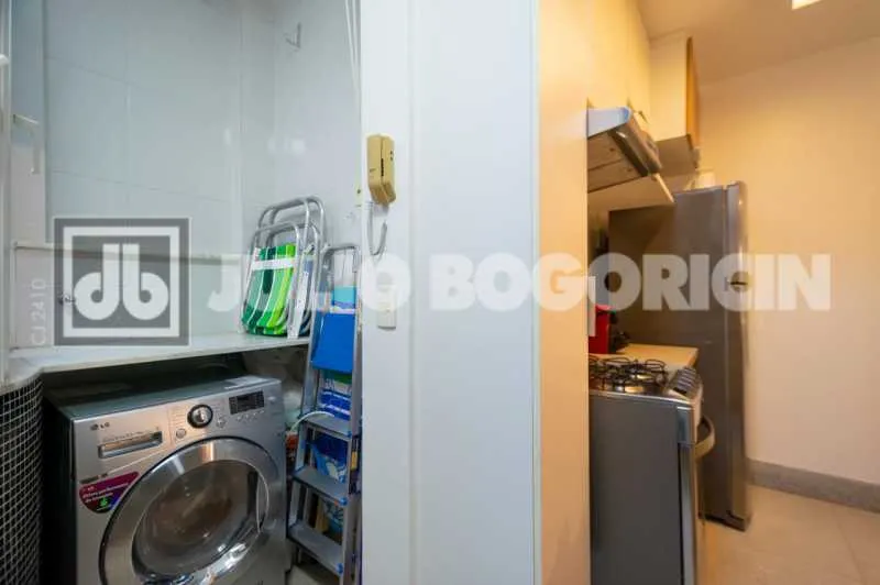 Furnished apartment with 2 bedrooms and 2 bathrooms — photo 25
