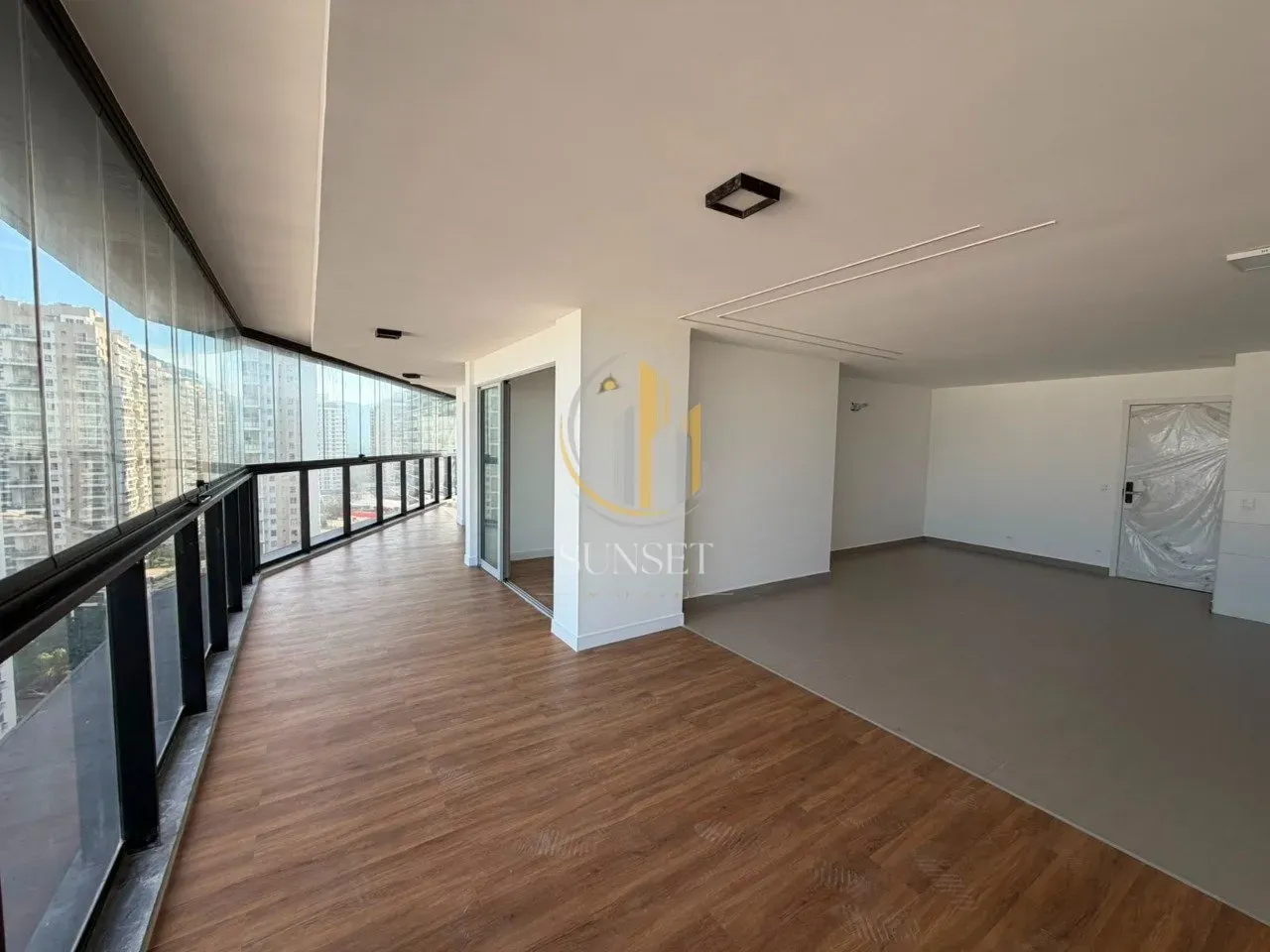 3-bedroom apartment with a water view — photo 22
