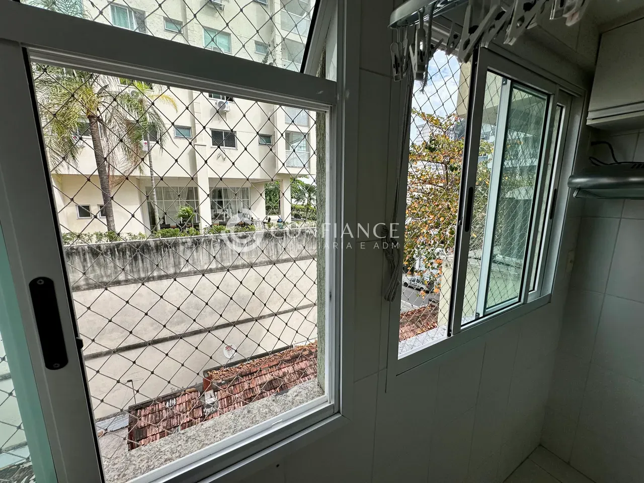 2-bedroom apartment with 2 bathrooms and a balcony — photo 27