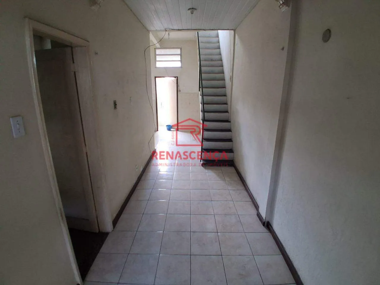 House with 5 bedrooms and 3 bathrooms, with a balcony — photo 10
