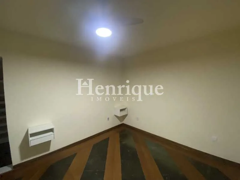 Casa de 4 dormitorios con vestidor — photo 19