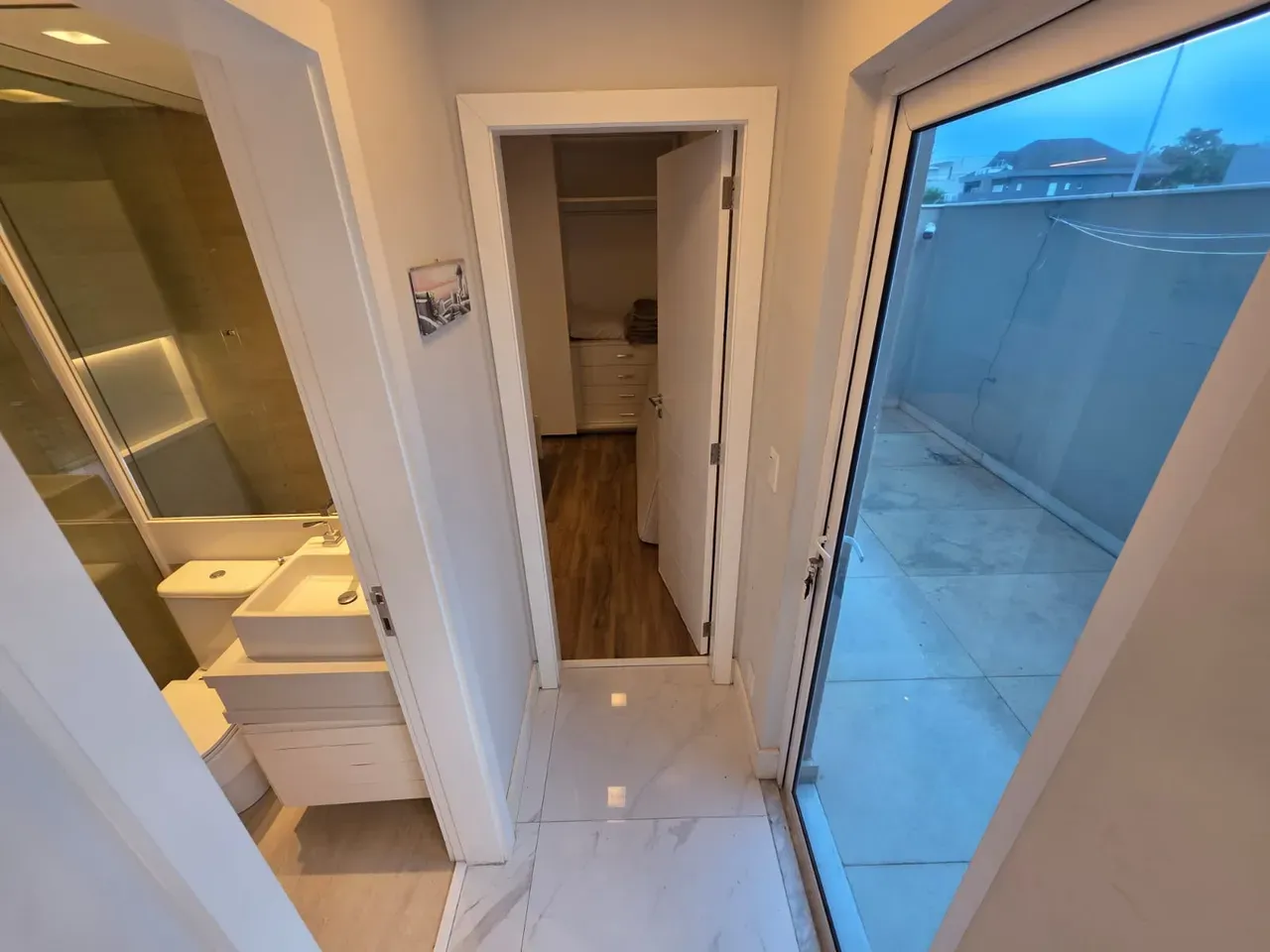 Casa em condomínio com 5 quartos e 5 banheiros — photo 15