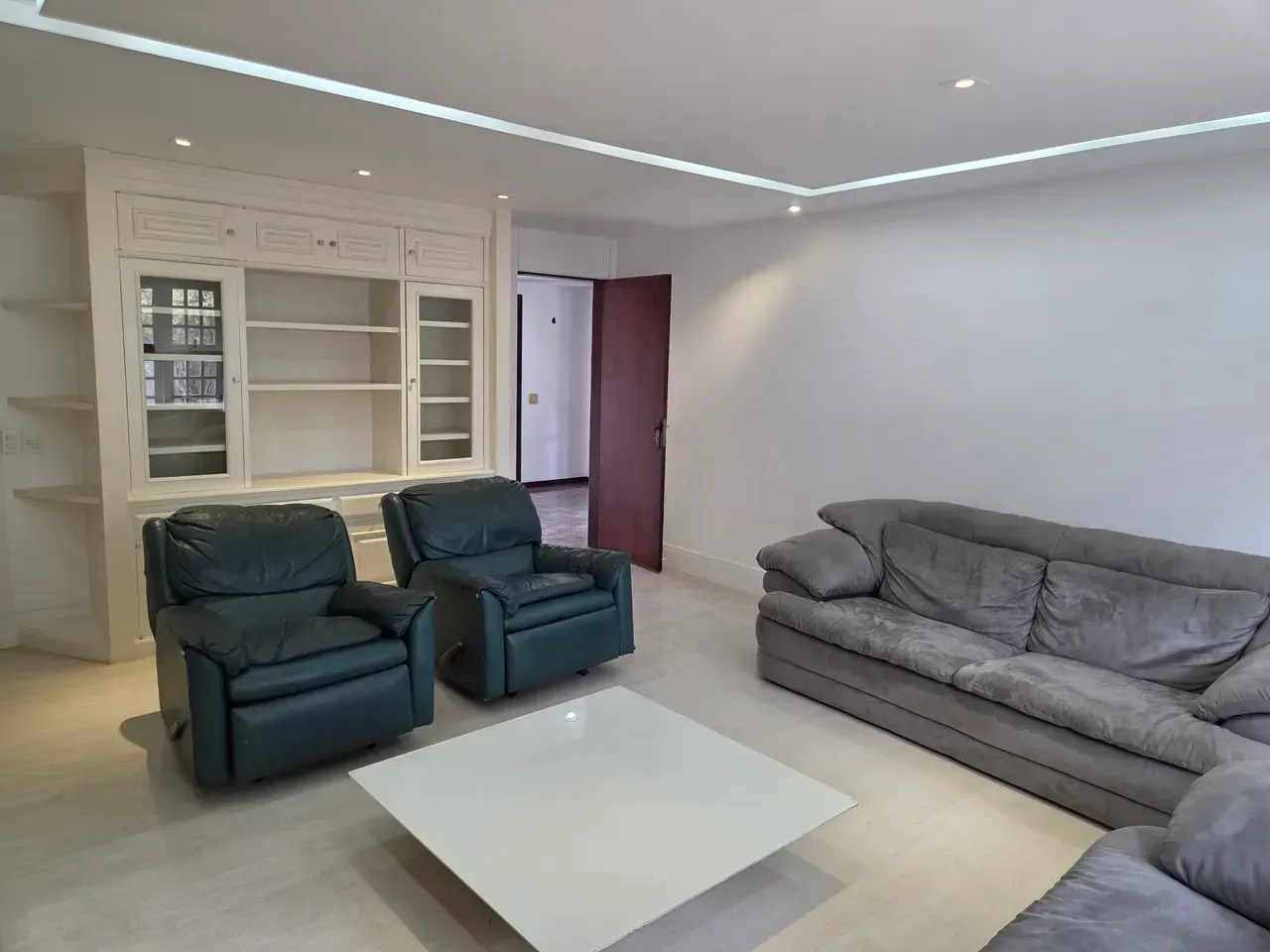 Casa com 5 quartos e 5 banheiros e varanda envidraçada — photo 43