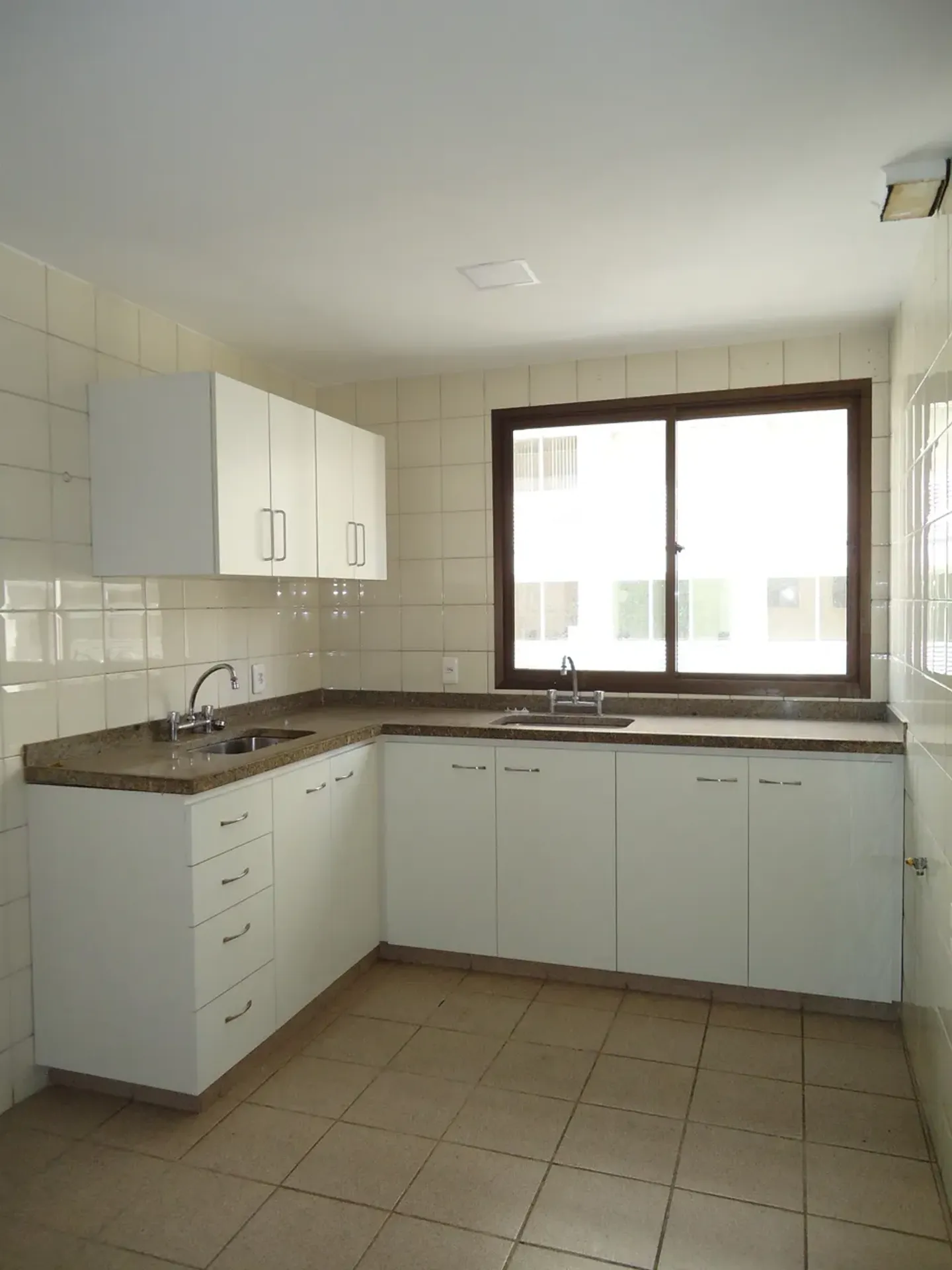 Apartment, 137 m², with a walk-in closet — photo 25