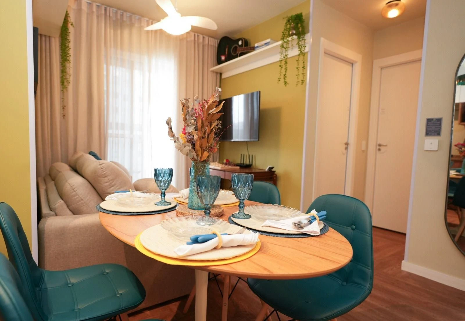 Apartamento mobiliado com cozinha americana e varanda envidraçada — photo 18