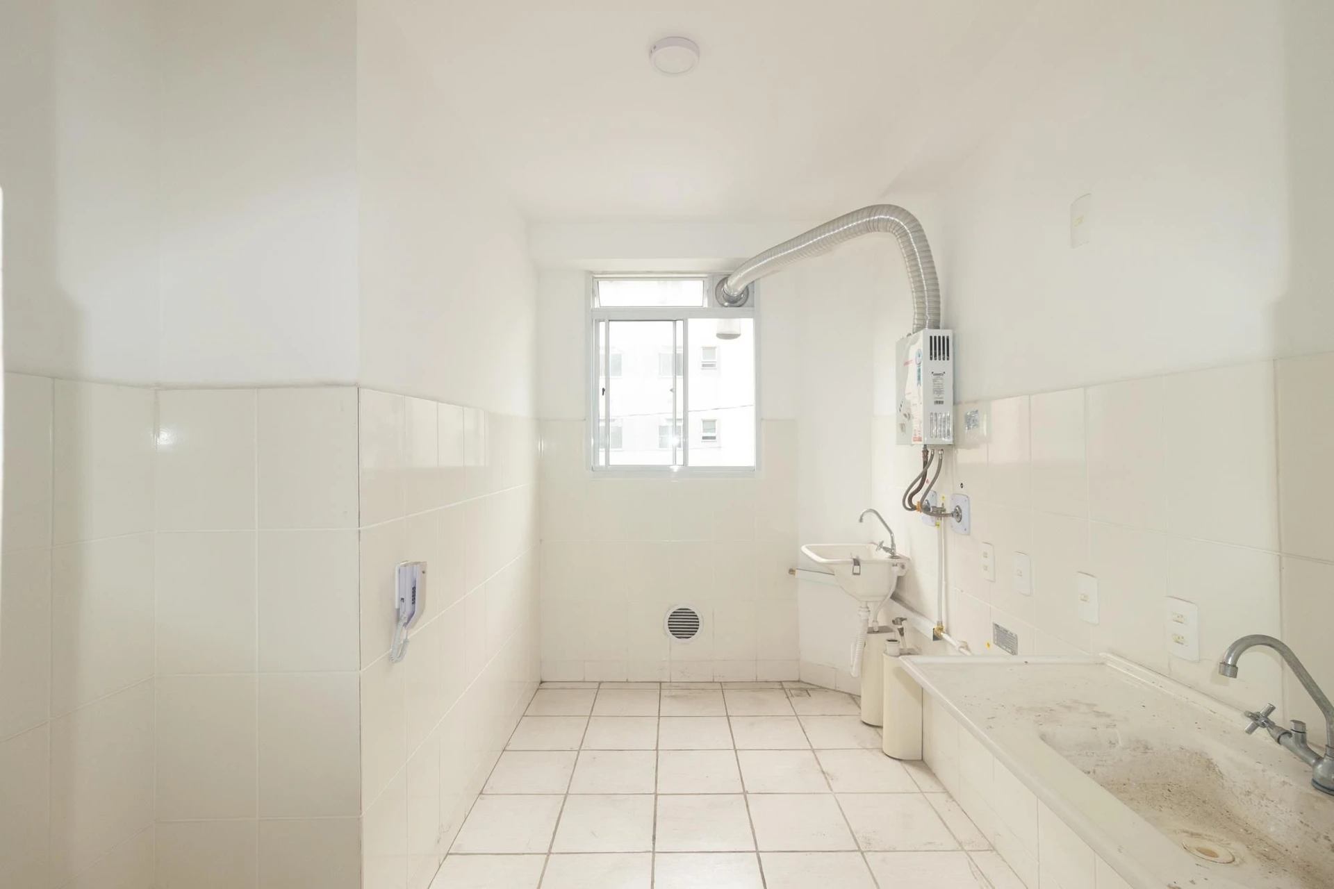 2-bedroom apartment in a building with a pool — photo 4