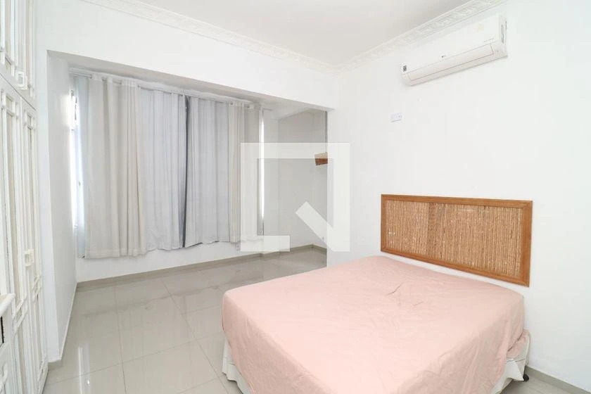 Home office in a 10-bedroom house, 747 m² — photo 5