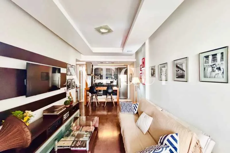Furnished 2-bedroom apartment with enclosed balcony — photo 2