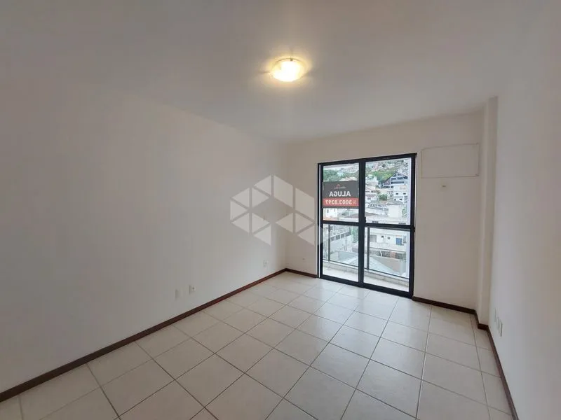 Apartamento de 3 quartos em condomínio com piscina — photo 23