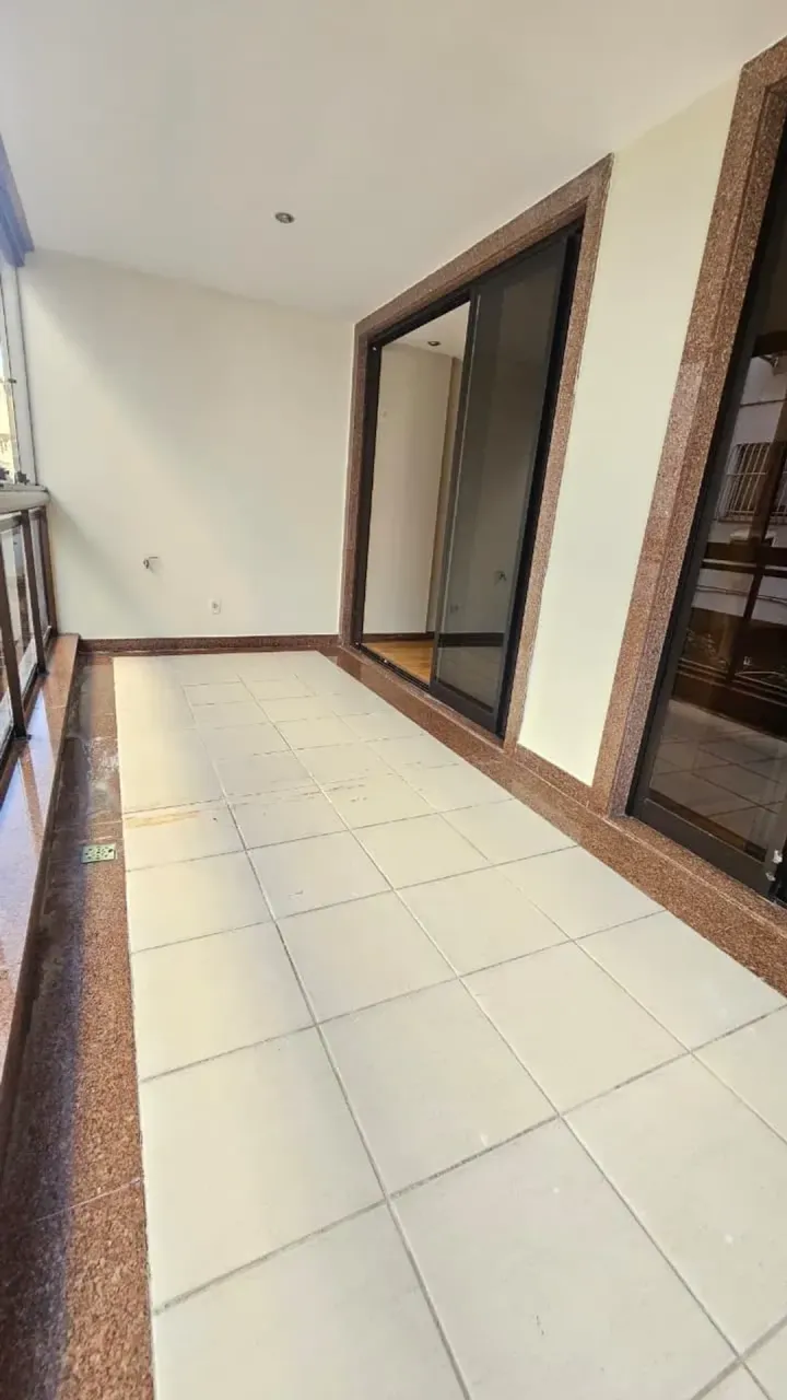 Apartment with home office and 3 bedrooms — photo 14