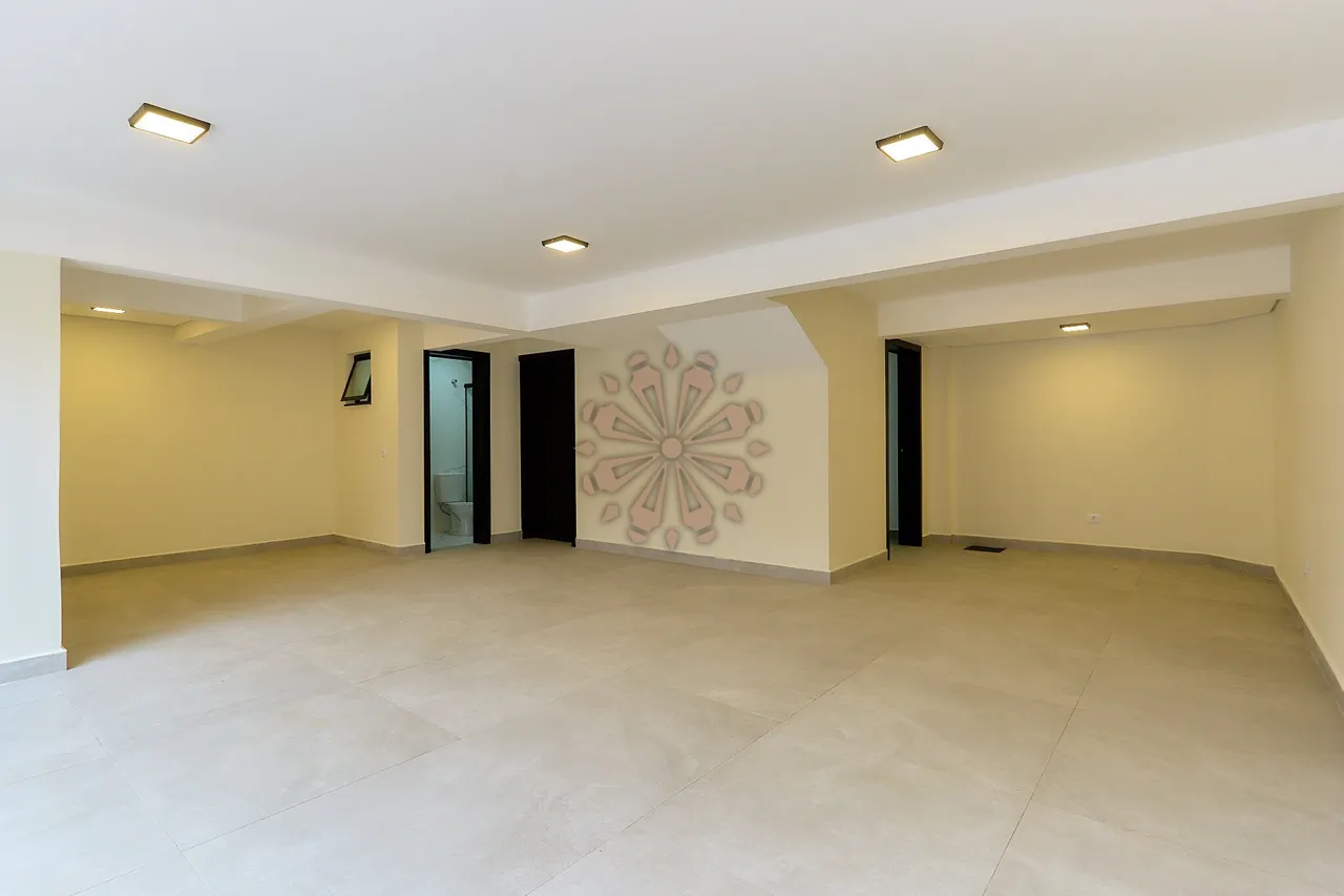 House with 3 bedrooms and 230 m² plus shared BBQ area — photo 5