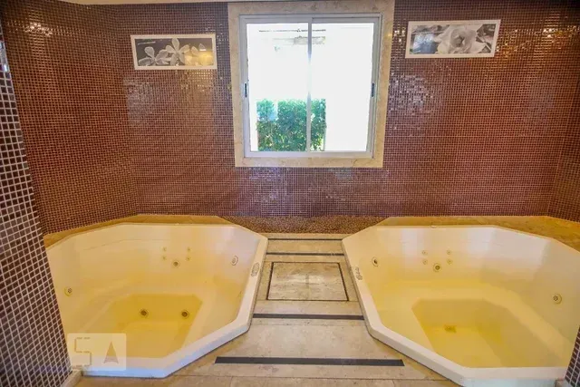 4-bedroom apartment with 3 en-suite baths and 206 m² — photo 3